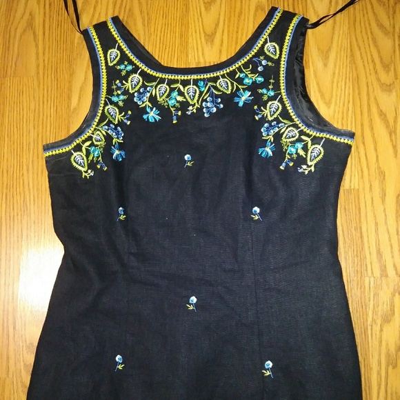 Black Embroidered Floral Top - Picture 4 of 6